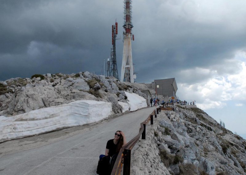 Na Biokovu temperatura pala na gotovo minus 12