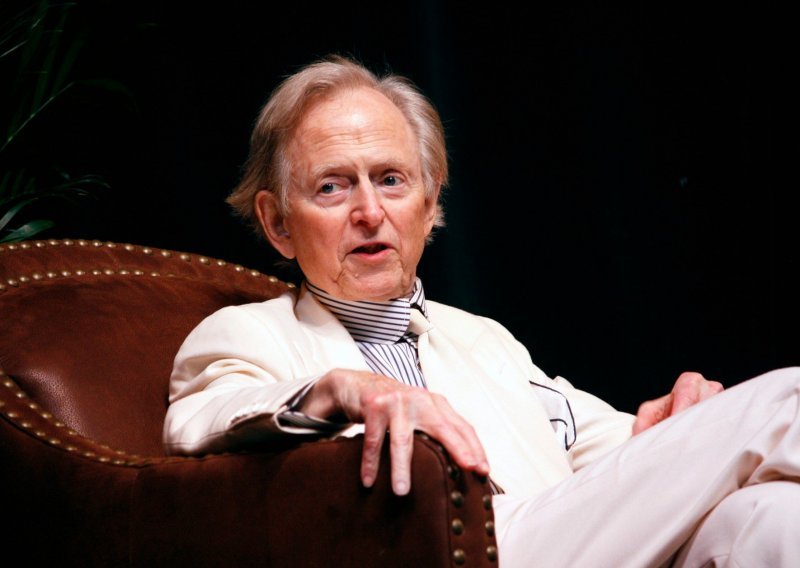 Preminuo književnik Tom Wolfe