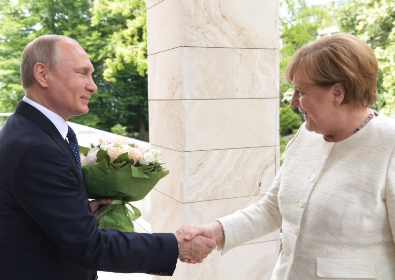 Merkel i Putin sastat će se u subotu izvan Berlina