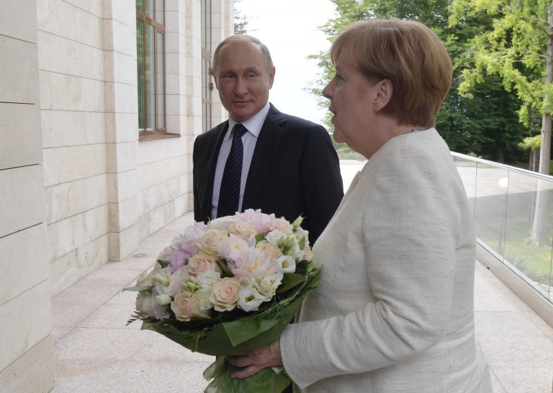 Merkel uoči susreta s Putinom: Bit će nesuglasica, broj problema je velik