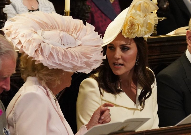 Izraz lica Kate Middleton novi je viralni hit: Čemu takav pogled?