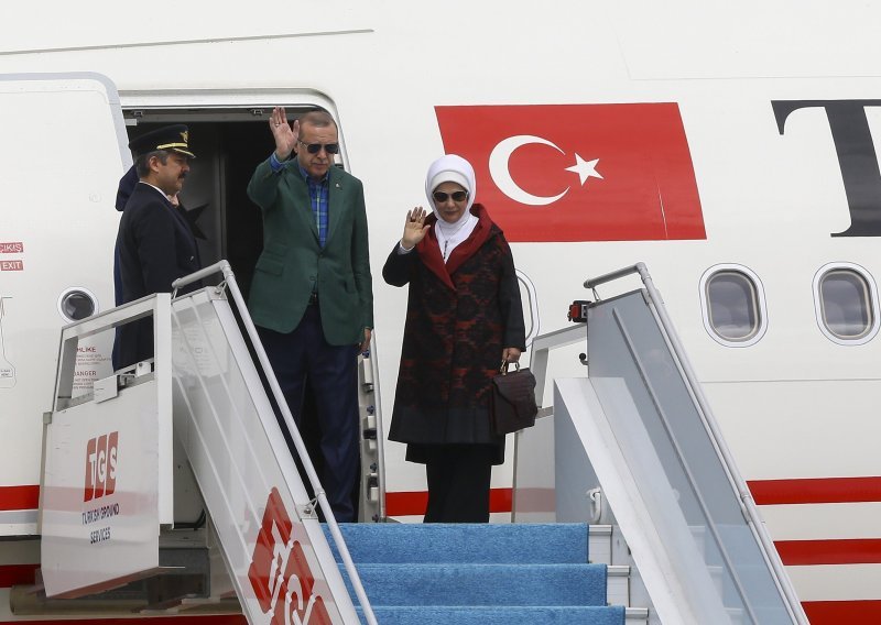 Erdogan doputovao u Sarajevo, prate ga jake mjere osiguranja