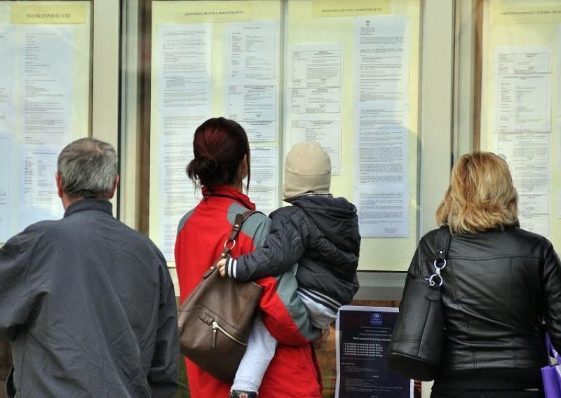 Stopa nezaposlenosti dosegla 17,2 posto