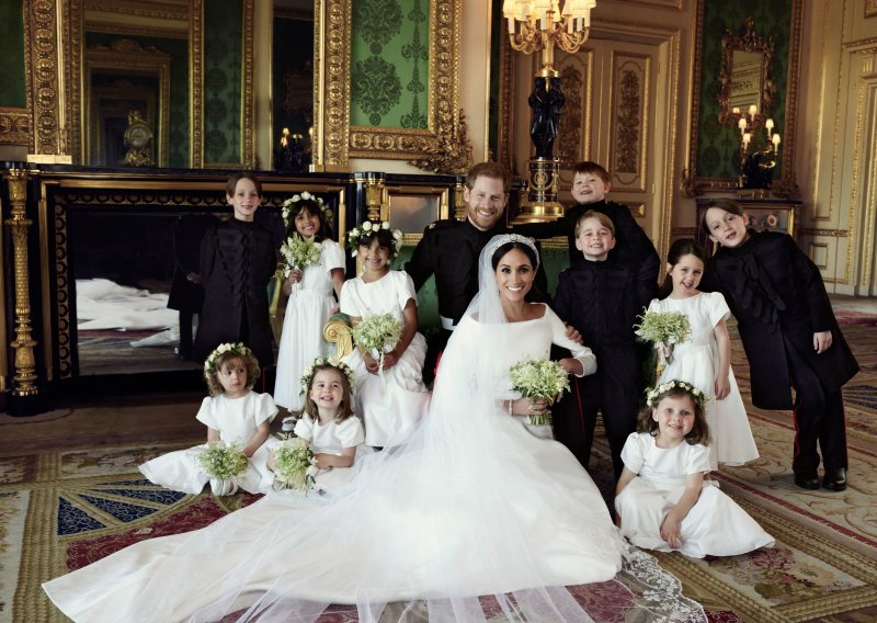 Fotograf otkrio kako je primirio desetero djece za fotografije s kraljevskog vjenčanja koje su ušle u povijest