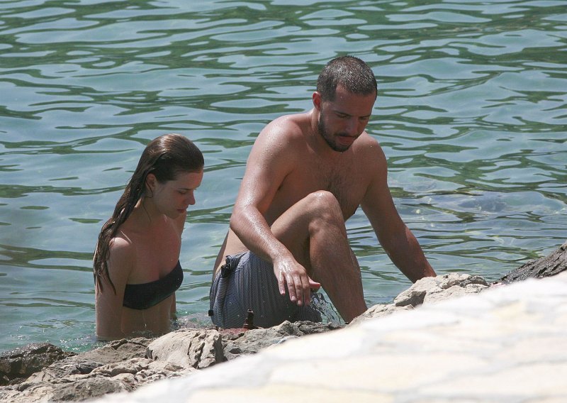 Filip Juričić uhvaćen s djevojkom na plaži