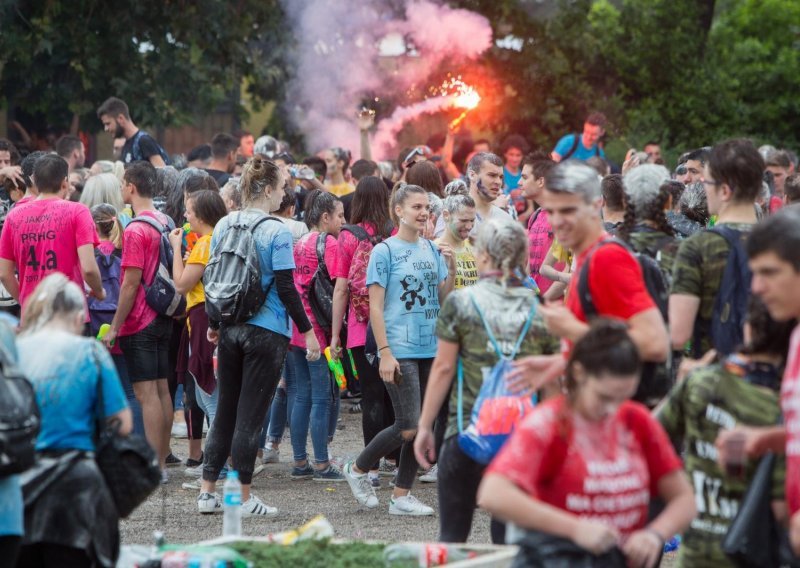 U Rijeci maturanti pisali grafite s ustaškim simbolima, Obersnel: To je mladenačka ludost