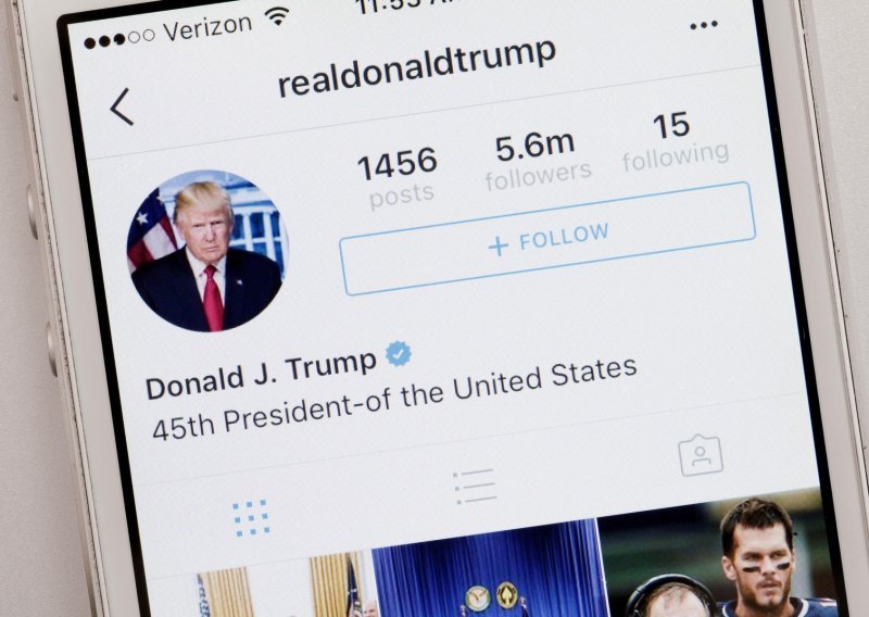Trumpa baš briga za sigurnost, on i dalje tvita s iPhonea