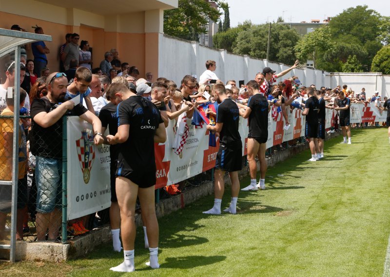 U reprezentaciji nije bilo riječi samo o SP-u, nego i o onome o čemu bruji cijela svjetska nogometna javnost