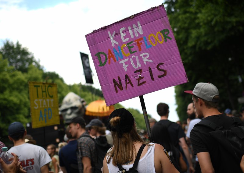U Berlinu tisuće prosvjednika protiv ekstremne desnice poručilo: 'Nikad više'