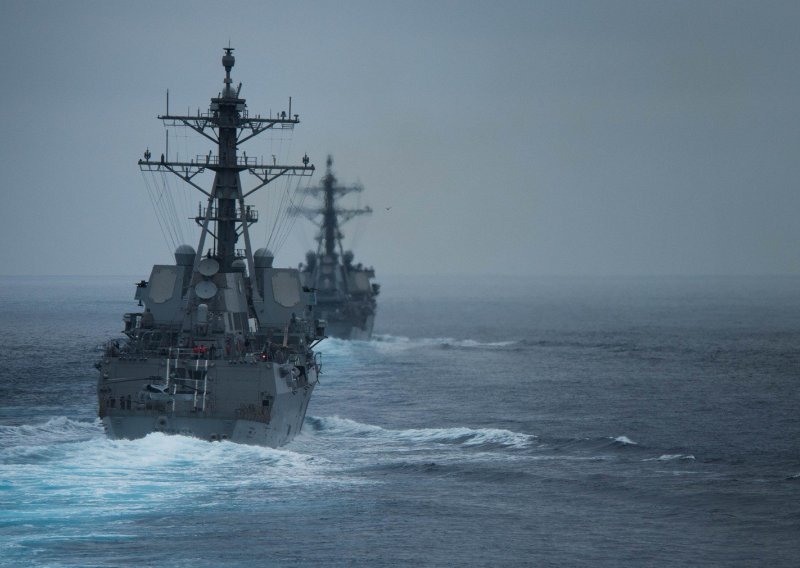 Američki ratni brodovi približili se otočju koje Peking svojata u Južnom kineskom moru