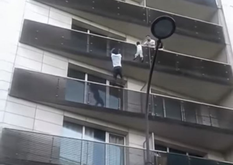 Malijski Spiderman spasio dijete koje je visjelo s balkona, Macron mu odmah dao državljanstvo