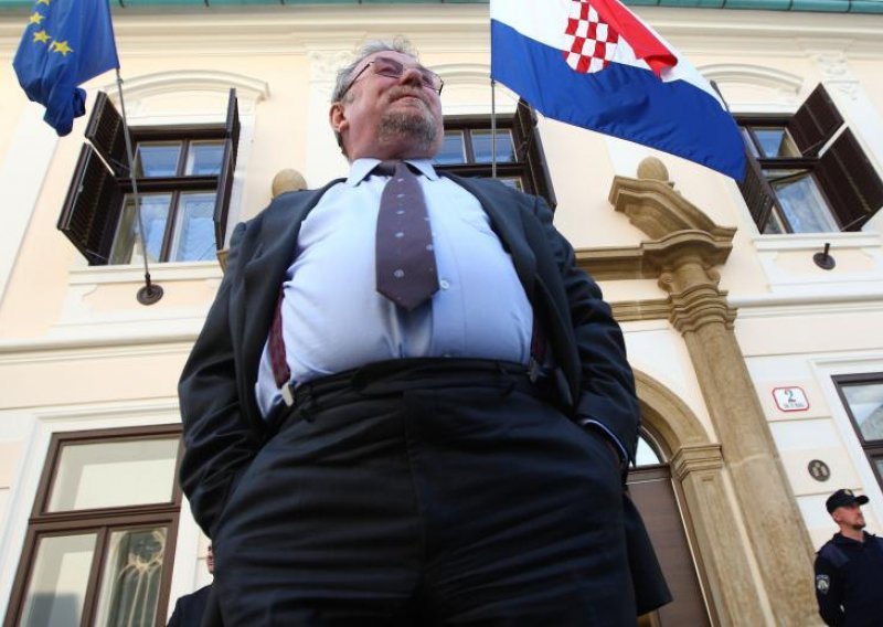 Šeks: 'Milanović ucjenjuje i prijeti!'
