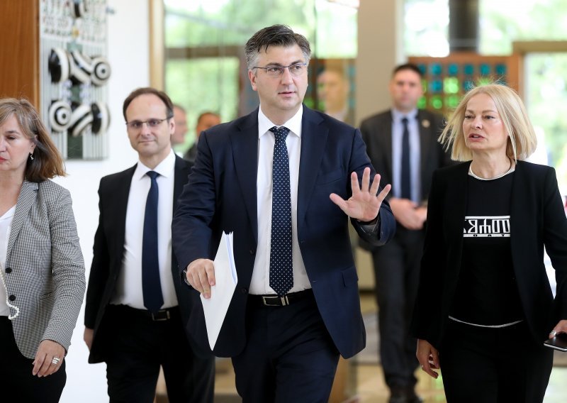 Plenković: Sastanak VNS-a bio je odličan, nismo razgovarali o aferi Hotmail