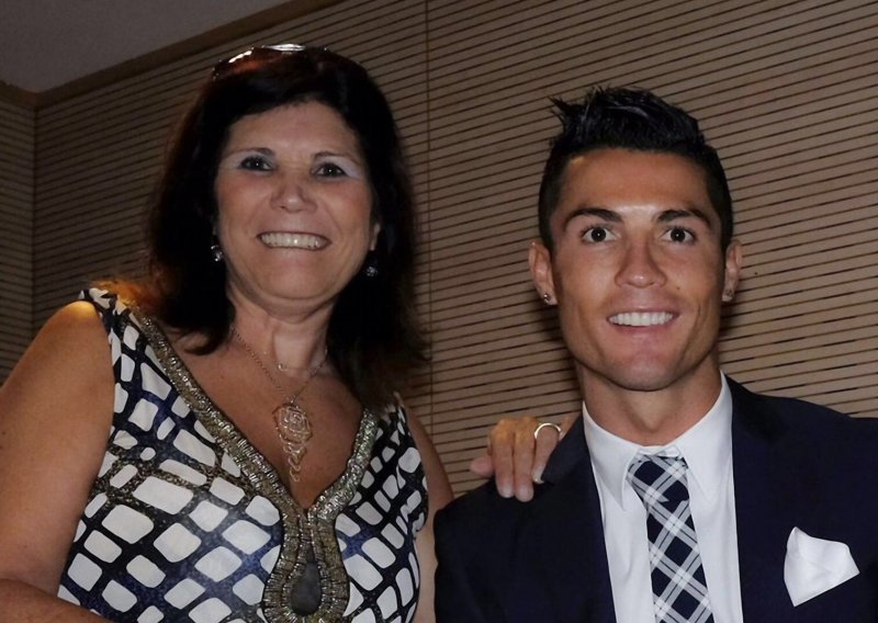 Ona zna najbolje; majka 'slučajno' otkrila gdje Cristiano Ronaldo nastavlja karijeru
