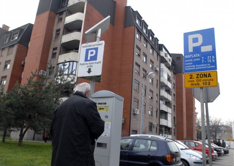 Ukinuta komunalna kazna za parkiranje na nogostupima