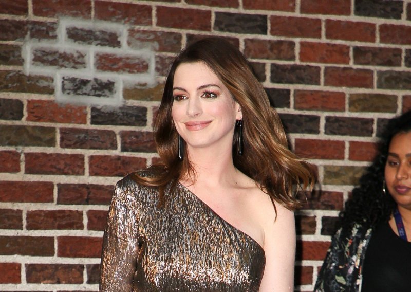 Uvrede ne prestaju pljuštati: Višak kilograma Anne Hathaway donio probleme