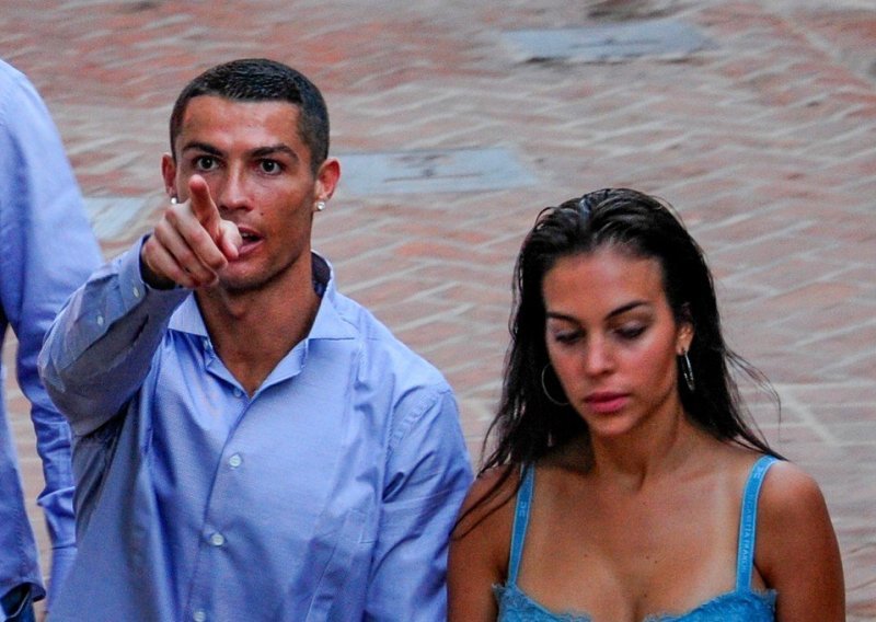 Cristiano Ronaldo uživa sa zaručnicom na godišnjem odmoru