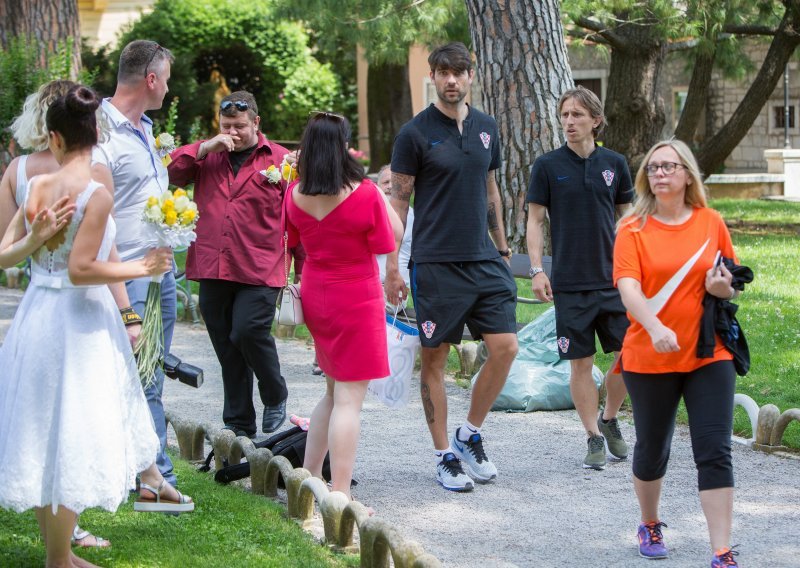 Ćorluka i Modrić ugledali su mladenku, a potom su...