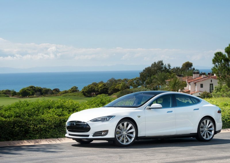 Čime je Tesla naljutio Daimler i Bosch?