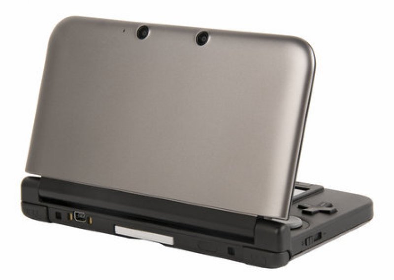 Nintendo 3DS XL u prodaji