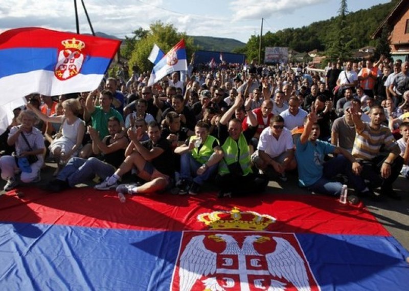 Na barikadama sve više Srba, nestašice na Kosovu