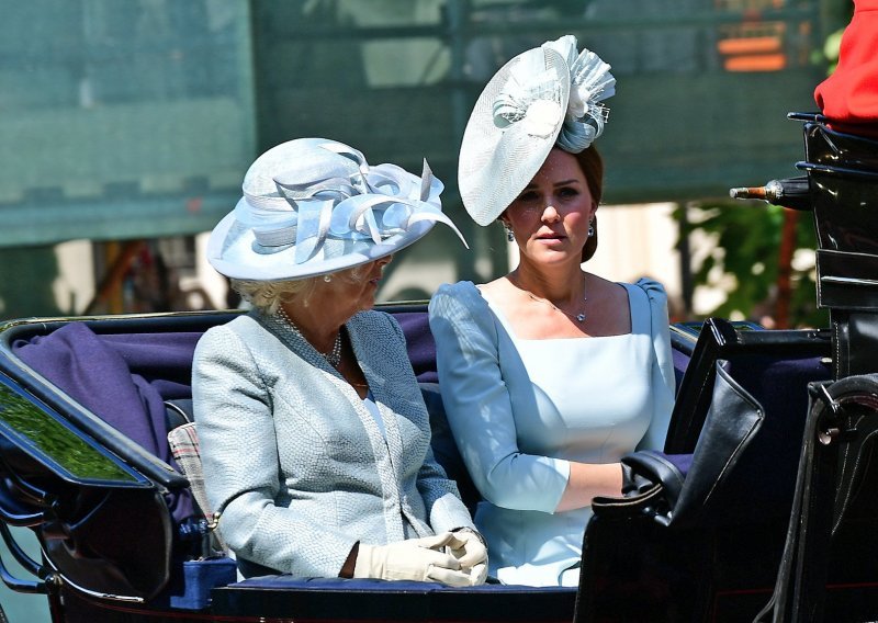 Zašto princ William nije sjedio u kočiji s Kate Middleton? Odgovor je prilično jednostavan