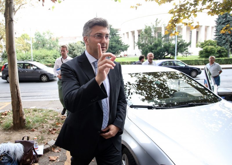 Plenković likuje: Imat ćemo i više potpisa nego što trebamo