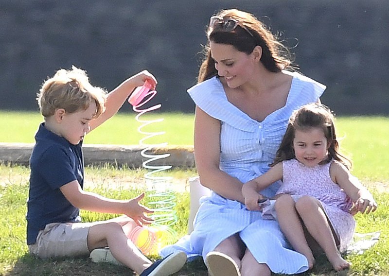 Kako je Kate Middleton nakon trećeg poroda uspjela istopiti kilograme