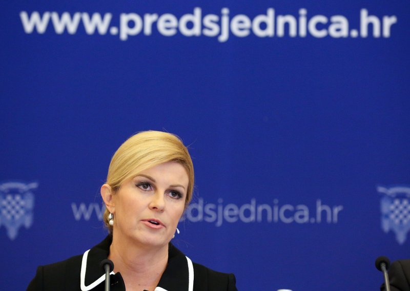 U tišini bez komisije predsjednica pomilovala 10 osuđenika