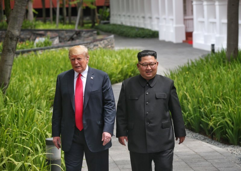 Trump nahvalio Kim Jong-una: On je pametan i talentiran. Vjerujem mu, zaustavit ćemo ratne igre!