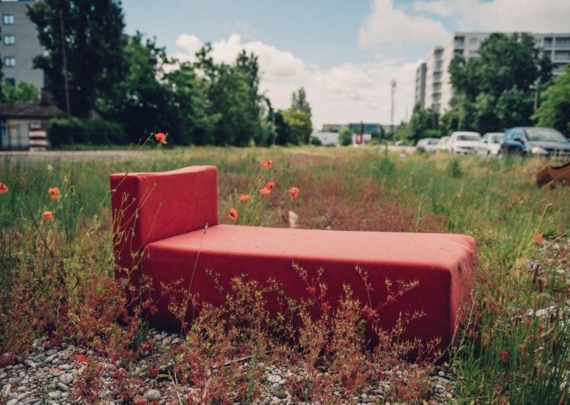 Pogledajte fotografije posvećene odbačenim komadima namještaja