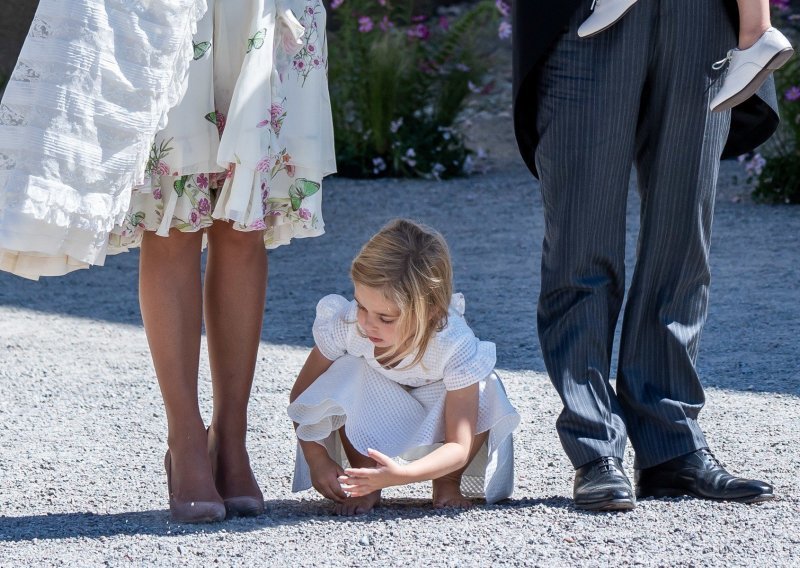 Princeza Charlotte dobila dostojnu konkurenticu: Švedska princeza napravila scenu tijekom krštenja mlađe sestre