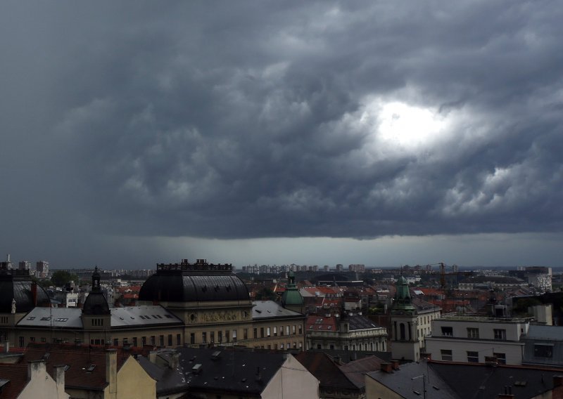 Istočni dio Zagreba poharalo nevrijeme, kod Novog Vinodolskog  ogromna pijavica