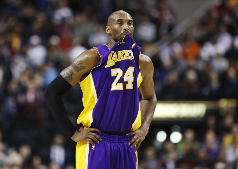 'Raspucani' Kobe Bryant drži Lakerse u utrci