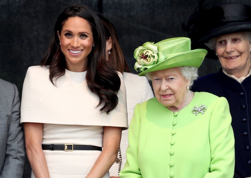 Kraljica Elizabeta ne krije simpatije prema Meghan Markle, a to je potvrdila i ovom gestom