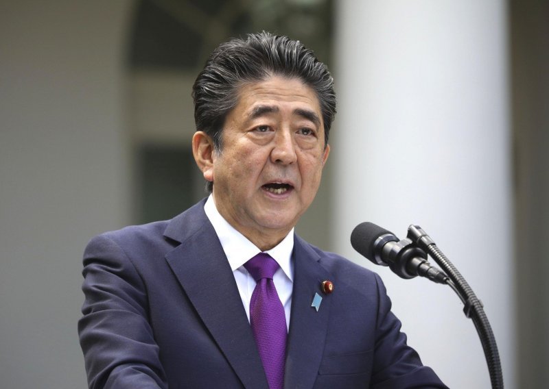 Shinzo Abe u Darwinu, 75 godina nakon japanskog bombardiranja
