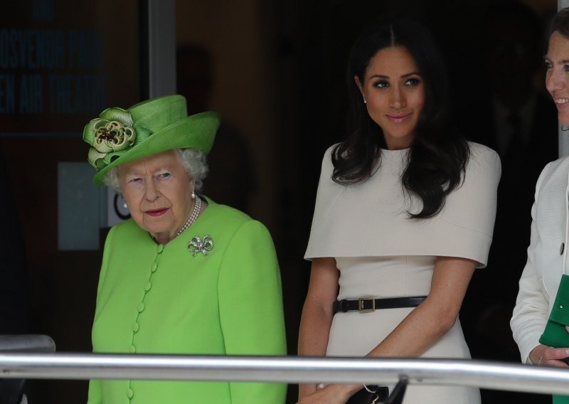 Evo kako je Meghan Markle produbila svoj odnos sa strogom kraljicom Elizabetom II