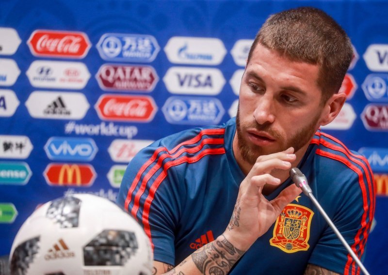Sergio Ramos 'pukao' pred novinarima; španjolski kapetan nije mogao podnijeti za što ga optužuju: Ovo je sprovod!