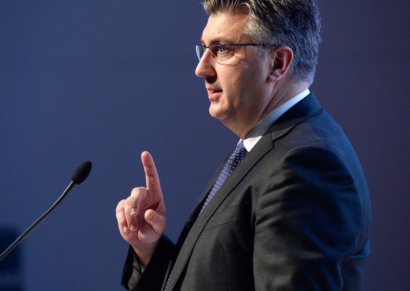 Plenković: Neće biti prihvatnih centara za migrante u susjedstvu Hrvatske