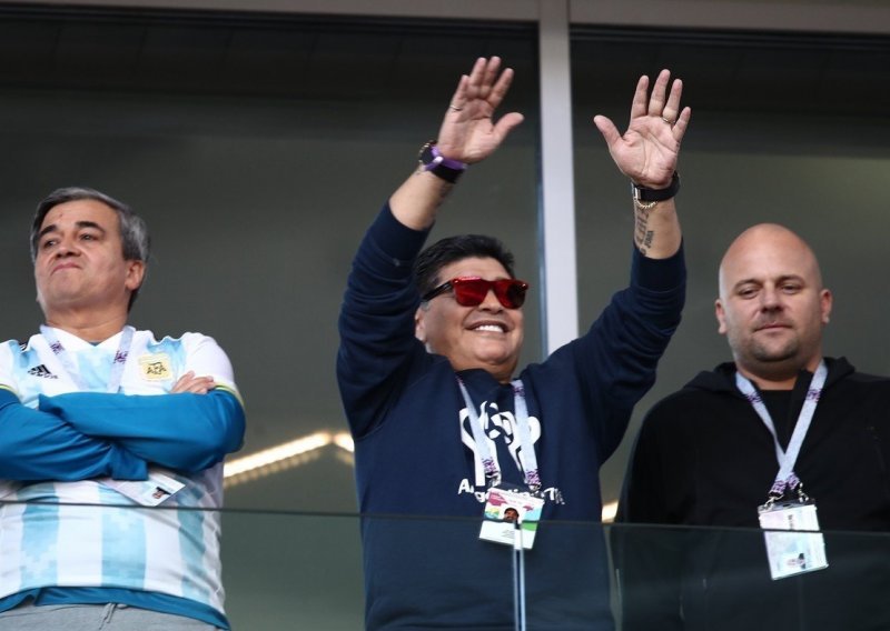 Frustrirani Maradona ovo je radio na tribinama, na užas organizatora SP-a!