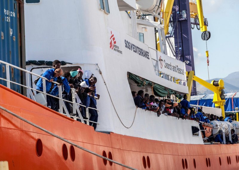 Talijanski brod s migrantima stigao u Španjolsku