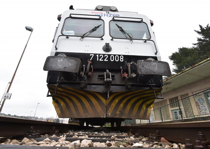 Muškarca u Splitu pregazila lokomotiva