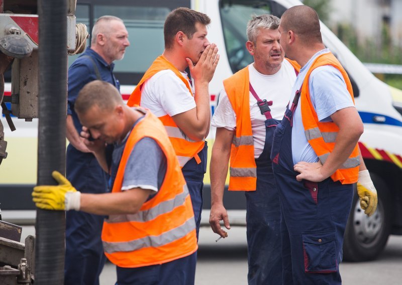 Dvije osobe poginule, a dvije u kritičnom stanju nakon pada u kanalizacijski šaht