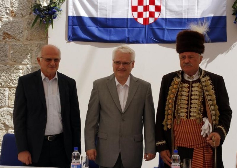 Josipović: Bit će prilike za susret s protukandidatkinjom
