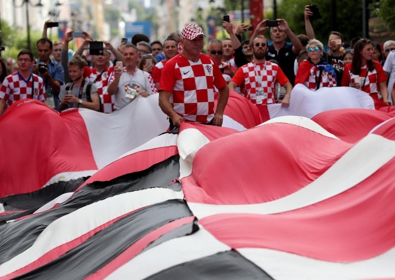 Vlasnici najduže hrvatske zastave doznali tužnu vijest iz Crikvenice; ništa od slavlja