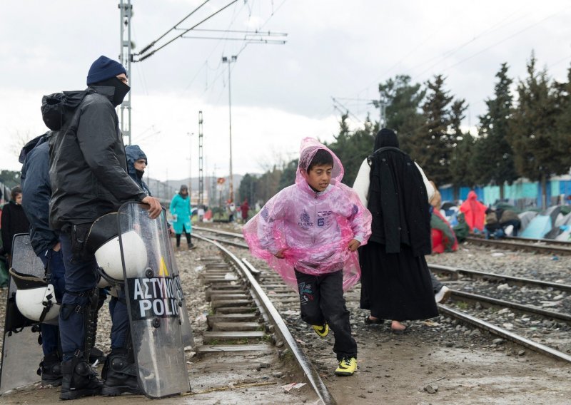 Migranti blokirali glavni kolodvor u Ateni