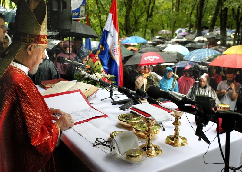 Komemoracija na Jazovki uz pozdrav 'Za dom spremni'