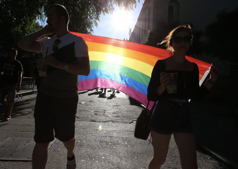 HALMED zbog diskriminacije treba isplatiti 100.000 kuna bivšem zaposleniku homoseksualcu