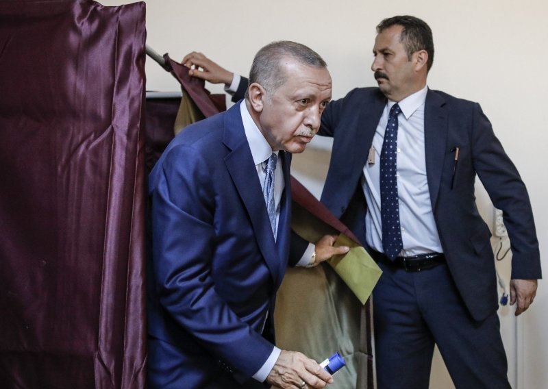 Erdogan: Na ovim izborima Turska ostvaruje demokratsku revoluciju