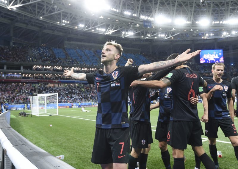 Doznali smo zašto je Ivan Rakitić baš ovom navijaču žurio pokloniti vrijedni dres nakon Argentine